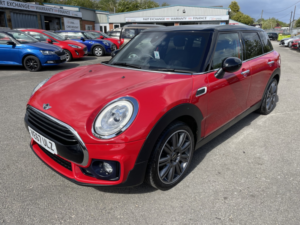 2017 MINI Clubman 1.5 Clubman Cooper in Red — image 2