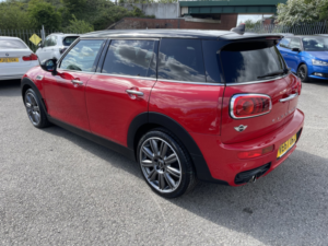 2017 MINI Clubman 1.5 Clubman Cooper in Red — image 3