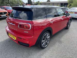 2017 MINI Clubman 1.5 Clubman Cooper in Red — image 4