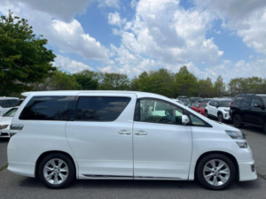 2014 Toyota Vellfire 3.5 V6 V Premium SEAT Edition 5dr 7 Seats in White — image 2