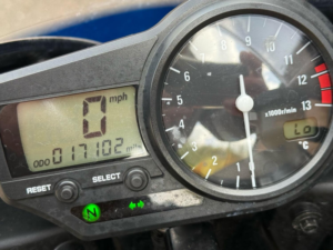2001 Yamaha Yzf-R1 R1 in Red — image 4