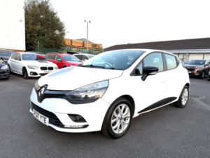 2017 Renault Clio 1.2 16v Play Euro 6 5dr in White — image 3