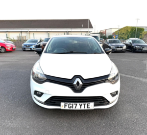 2017 Renault Clio 1.2 16v Play Euro 6 5dr in White — image 4