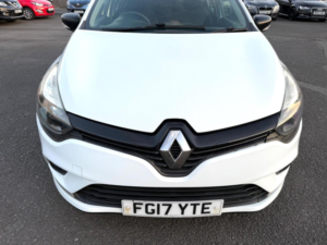 2017 Renault Clio 1.2 16v Play Euro 6 5dr in White — image 5