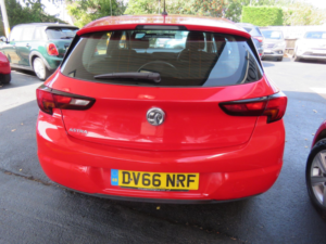 2016 Vauxhall Astra 1.4i Design Euro 6 5dr in Red — image 6