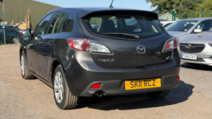 2011 Mazda Mazda3 1.6 Ts2 Euro 5 5dr in Grey — image 4