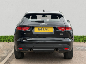 2020 Jaguar F-Pace 2.0 P250i Chequered Flag SUV 5dr Petrol Auto AWD Euro 6 (s/s) (250 Ps) in Black — image 6