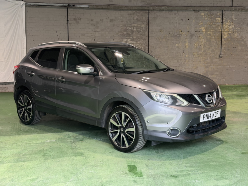2014 Nissan Qashqai 1.6 Dci Tekna in Grey — image 1