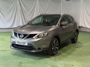 2014 Nissan Qashqai 1.6 Dci Tekna in Grey — image 2