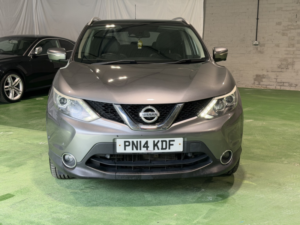 2014 Nissan Qashqai 1.6 Dci Tekna in Grey — image 3