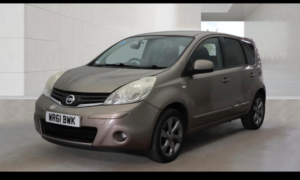 2011 Nissan Note 1.6 16v N-Tec Hatchback 5dr Petrol Auto Euro 5 (110 Ps) in Beige — image 2