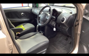 2011 Nissan Note 1.6 16v N-Tec Hatchback 5dr Petrol Auto Euro 5 (110 Ps) in Beige — image 5