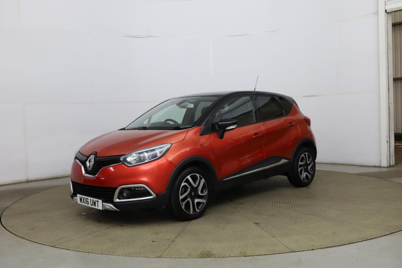 2016 Renault Captur 1.5 Dci Energy Signature Nav Auto Euro 6 (s/s) 5dr in Red — image 1