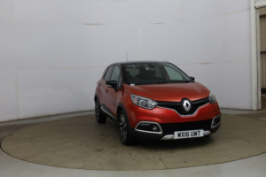 2016 Renault Captur 1.5 Dci Energy Signature Nav Auto Euro 6 (s/s) 5dr in Red — image 3