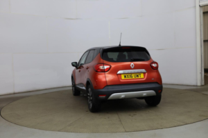 2016 Renault Captur 1.5 Dci Energy Signature Nav Auto Euro 6 (s/s) 5dr in Red — image 5