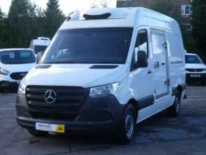 2022 Mercedes-Benz Sprinter 317 2.0 Cdi 3.5t Progressive Fridge / Freezer Van With Overnight Standby And Partition in White — image 4