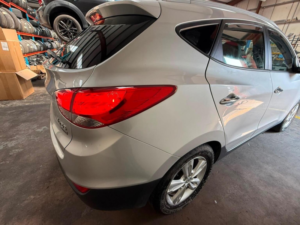 2011 Hyundai Ix35 1.7 Crdi Premium Euro 5 (s/s) 5dr in Silver — image 6