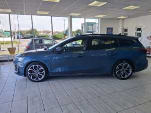 2022 Ford Focus 1.0 Focus St-Line Vignale Estate 1.0l Ecoboost 155ps Mhev Fwd 7 Speed Powershift in Blue — image 5
