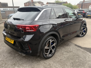2023 Volkswagen T-Roc 2.0 Tsi R in Black — image 3
