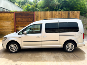 2020 Volkswagen Caddy Maxi Life 5 SEAT Auto Wheelchair Accessible Disabled Access Vehicle Wav in Silver — image 5