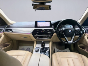 2017 BMW 5 Series 2.0 520d Se Saloon in Blue — image 3