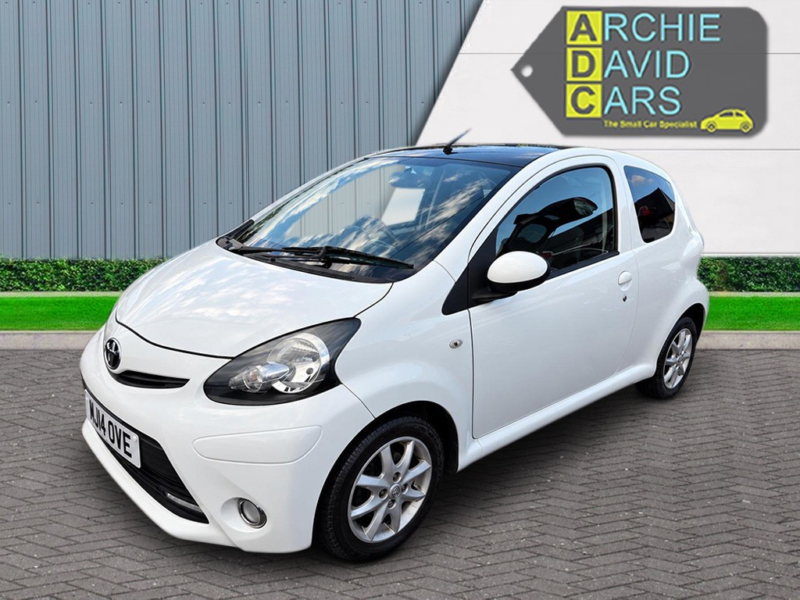 2014 Toyota Aygo 1.0 Vvt-I Mode in White — image 1