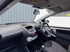 2014 Toyota Aygo 1.0 Vvt-I Mode in White — image 3