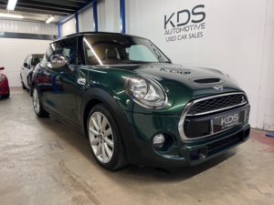 2014 MINI Hatch 2.0 Cooper S 3-Door Hatch in Green — image 4