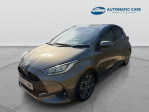 2022 Toyota Yaris Excel Fhev in Bronze — image 3