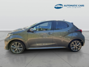 2022 Toyota Yaris Excel Fhev in Bronze — image 4
