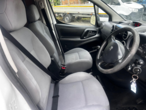 2016 Peugeot Partner 1.6 Hdi 850 S L1 4dr in White — image 3