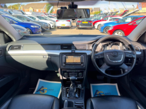 2012 Skoda Superb 2.0 Tdi Elegance DSG Euro 5 5dr in Beige — image 2