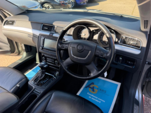 2012 Skoda Superb 2.0 Tdi Elegance DSG Euro 5 5dr in Beige — image 3