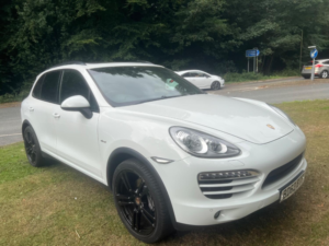 2013 Porsche Cayenne 3.0 Td V6 in White — image 2
