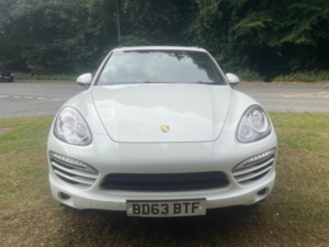 2013 Porsche Cayenne 3.0 Td V6 in White — image 3