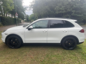 2013 Porsche Cayenne 3.0 Td V6 in White — image 5