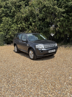 2010 Land Rover Freelander 2 2.2 Sd4 Hse in Grey — image 2