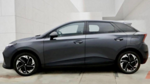 2023 MG Mg4 64kwh Trophy Long Range Auto 5dr in Grey — image 6