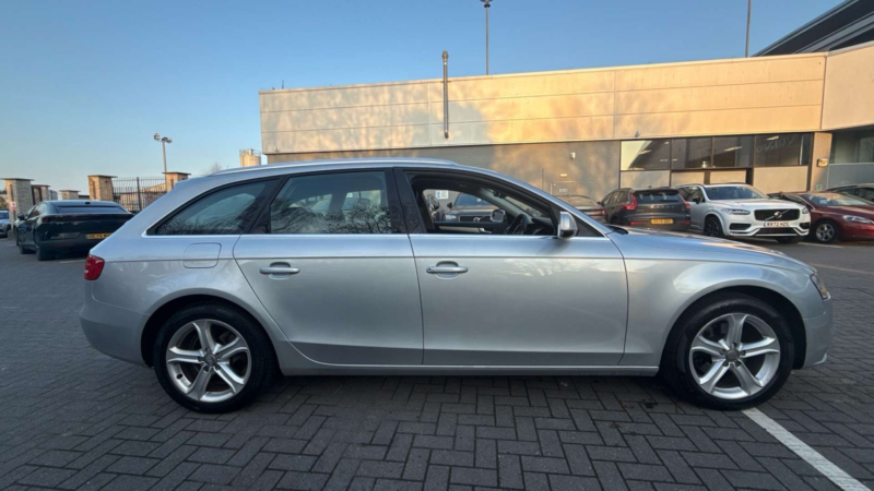2013 Audi A4 Avant 2.0 Tdi Se Technik in Silver — image 1