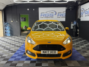 2017 Ford Focus 2.0 Tdci St-3 in Yellow — image 2