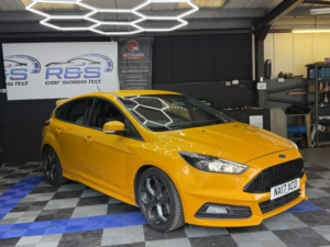 2017 Ford Focus 2.0 Tdci St-3 in Yellow — image 6
