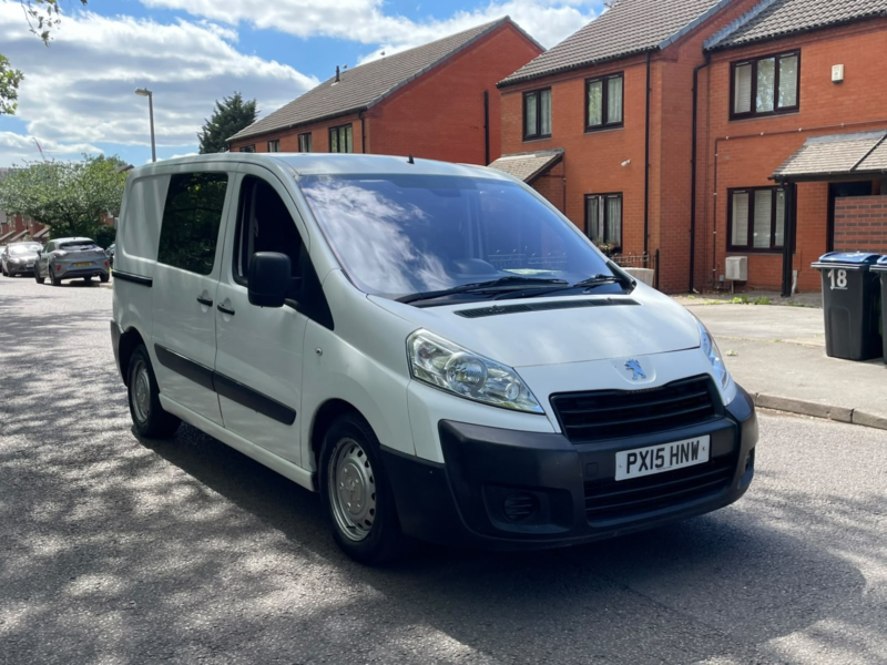 2015 Peugeot Expert Tepee 2.0 Hdi Tepee Comfort in White — image 1