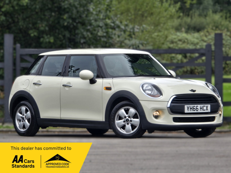 2016 MINI Hatch 1.2 One Hatchback 5dr Petrol Manual Euro 6 (s/s) (102 Ps) in White — image 1