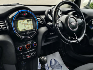 2016 MINI Hatch 1.2 One Hatchback 5dr Petrol Manual Euro 6 (s/s) (102 Ps) in White — image 2