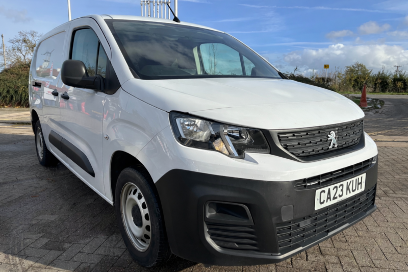 2023 Peugeot Partner 1.5 Bluehdi 950 Professional Premium + in White — image 1