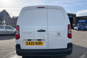 2023 Peugeot Partner 1.5 Bluehdi 950 Professional Premium + in White — image 6