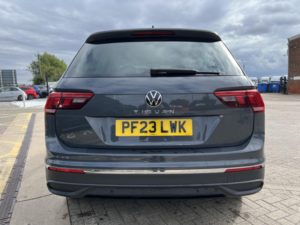 2023 Volkswagen Tiguan 1.5 Tsi Life in Grey — image 6