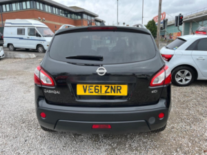 2012 Nissan Qashqai 1.5 Dci N-Tec 2WD Euro 5 5dr in Black — image 6
