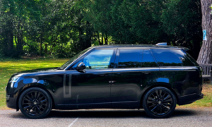 2022 Land Rover Range Rover 3.0 Range Rover Autobiography D Mhev Auto 4WD 5dr in Black — image 4