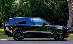 2022 Land Rover Range Rover 3.0 Range Rover Autobiography D Mhev Auto 4WD 5dr in Black — image 5
